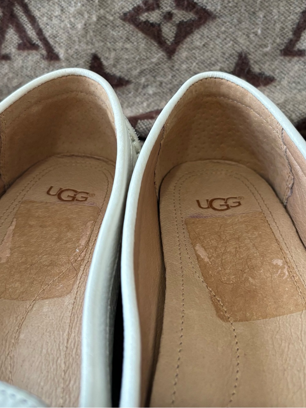 UGG Women's White Leather Driving Loafers - size 8.5 - Picture 7 of 7